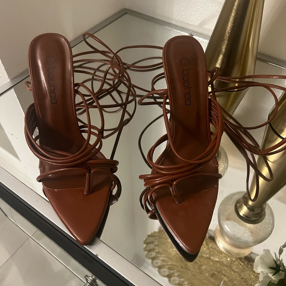 Lace up heels 😍😍😍
